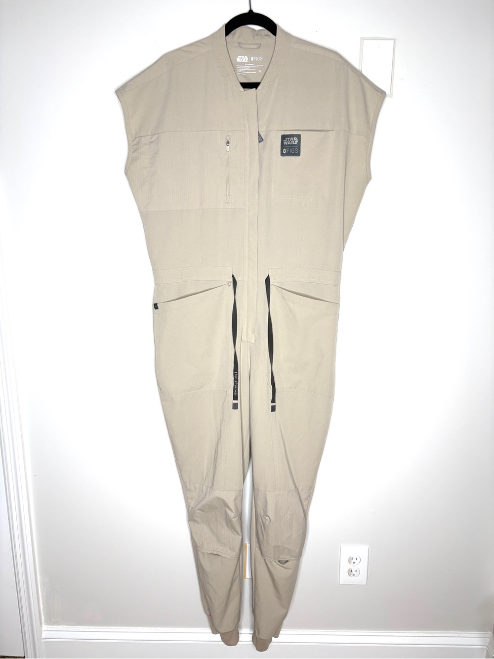 Figs x Star Wars Collab Grogu Jumpsuit Scrubs Rare Limited Edition Beige Size XL